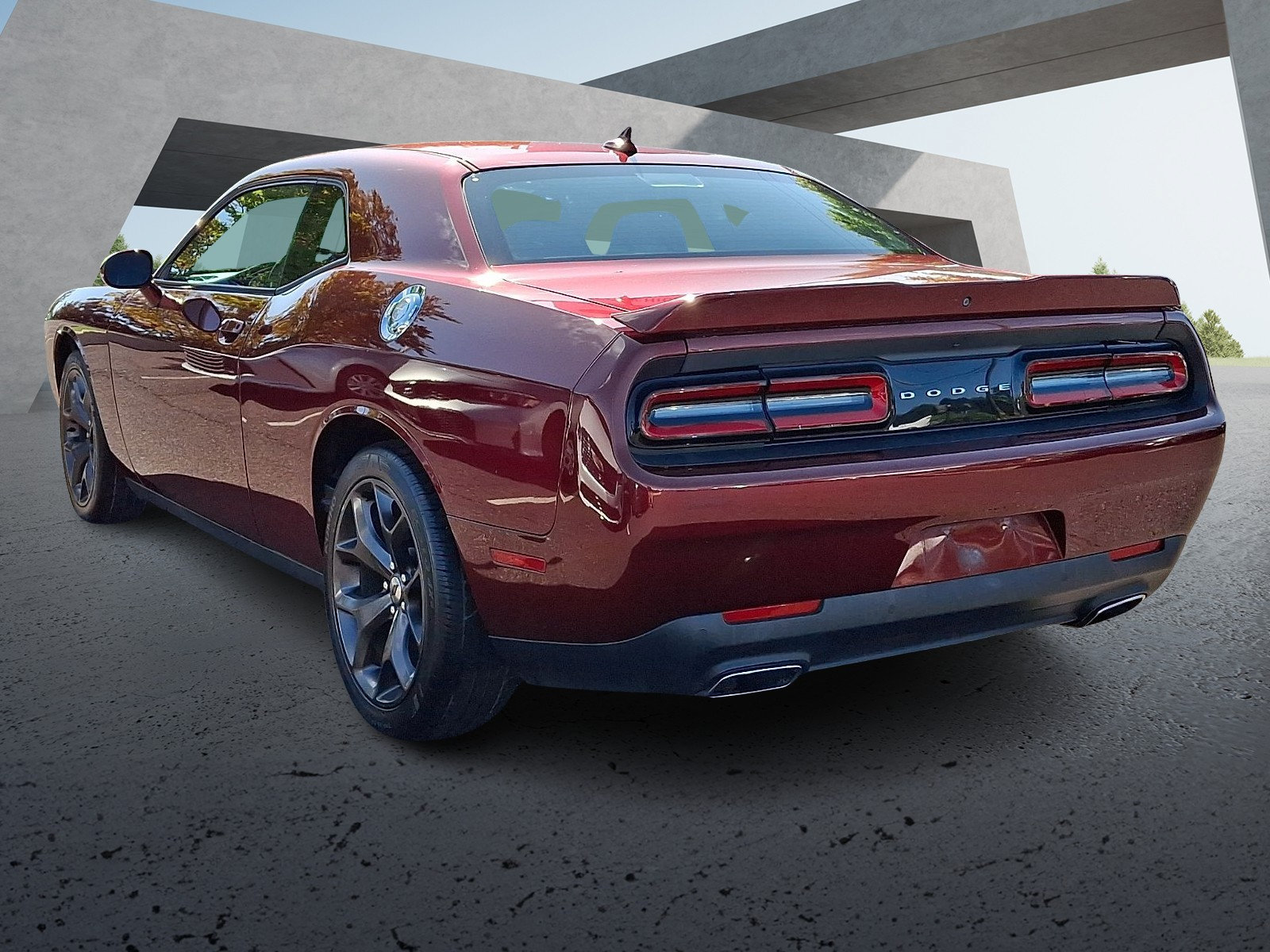 Used 2018 Dodge Challenger SXT Plus RWD image 4