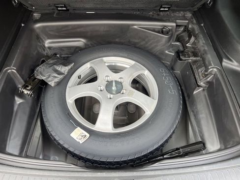 Used 2023 Jeep Grand Cherokee Limited w/ Luxury Tech Group II image 12