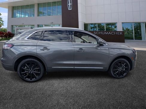 Used 2023 Lincoln Nautilus Reserve w/ Monochromatic Package image 8