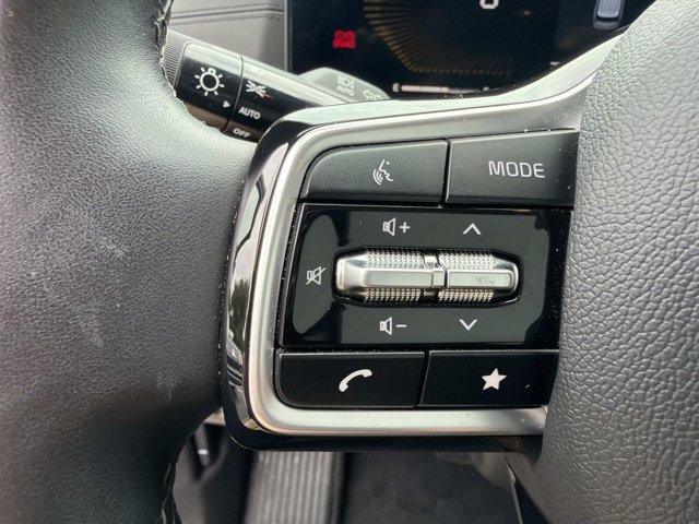 Used 2026 Kia Carnival FWD image 24
