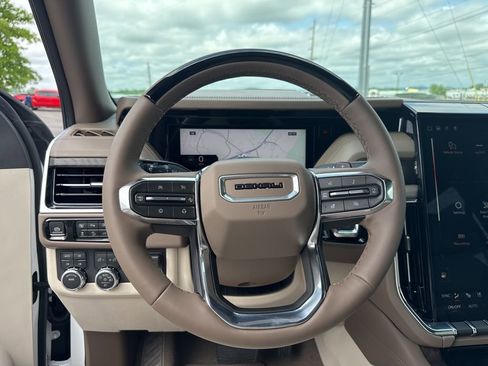 New 2026 GMC Yukon XL Denali w/ Denali Reserve Package AWD/4WD image 15
