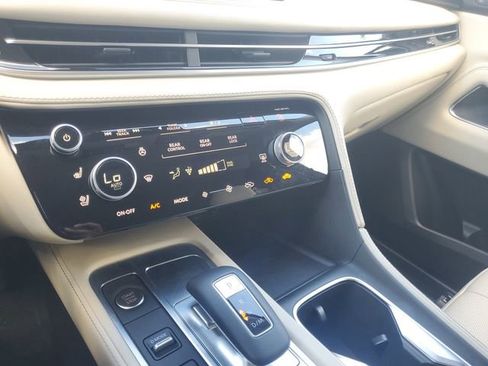 Used 2025 INFINITI QX60 Sensory w/ Vision Package image 28