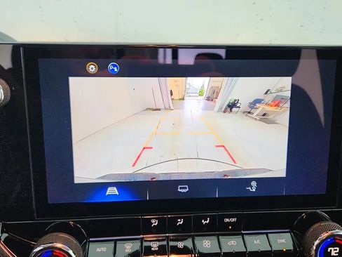 Used 2024 Chevrolet Colorado LT w/ LT Convenience Package image 42