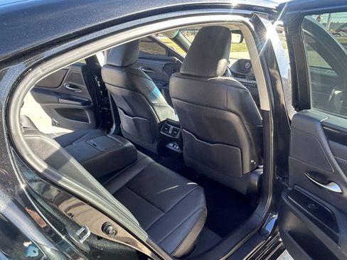 Used 2021 Lexus ES 300h w/ Accessory Package 2 image 34