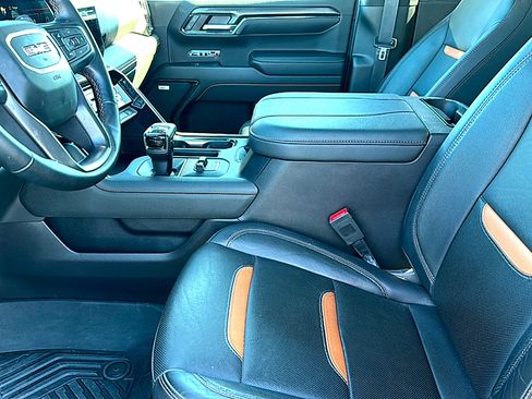 Used 2024 GMC Sierra 1500 AT4 w/ Technology Package AWD/4WD image 13