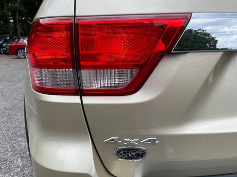 Used 2012 Jeep Grand Cherokee Overland Summit AWD/4WD image 15
