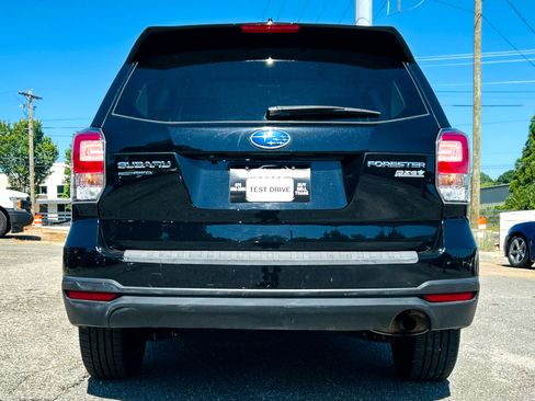 Used 2017 Subaru Forester 2.5i Premium w/ All-Weather Package image 6