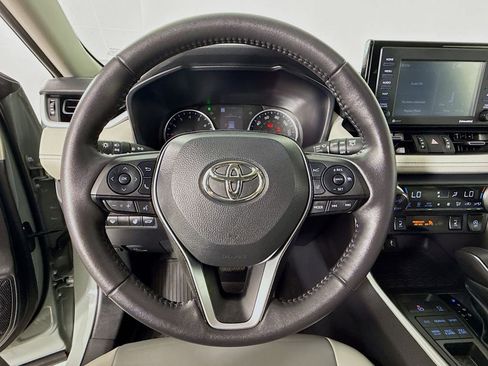 Certified 2022 Toyota RAV4 XLE Premium AWD/4WD image 13
