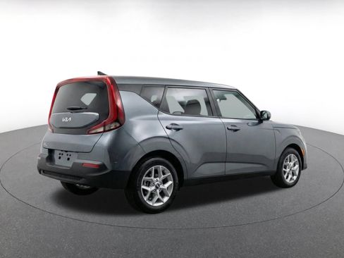 Used 2025 Kia Soul LX w/ LX Technology Package FWD image 9