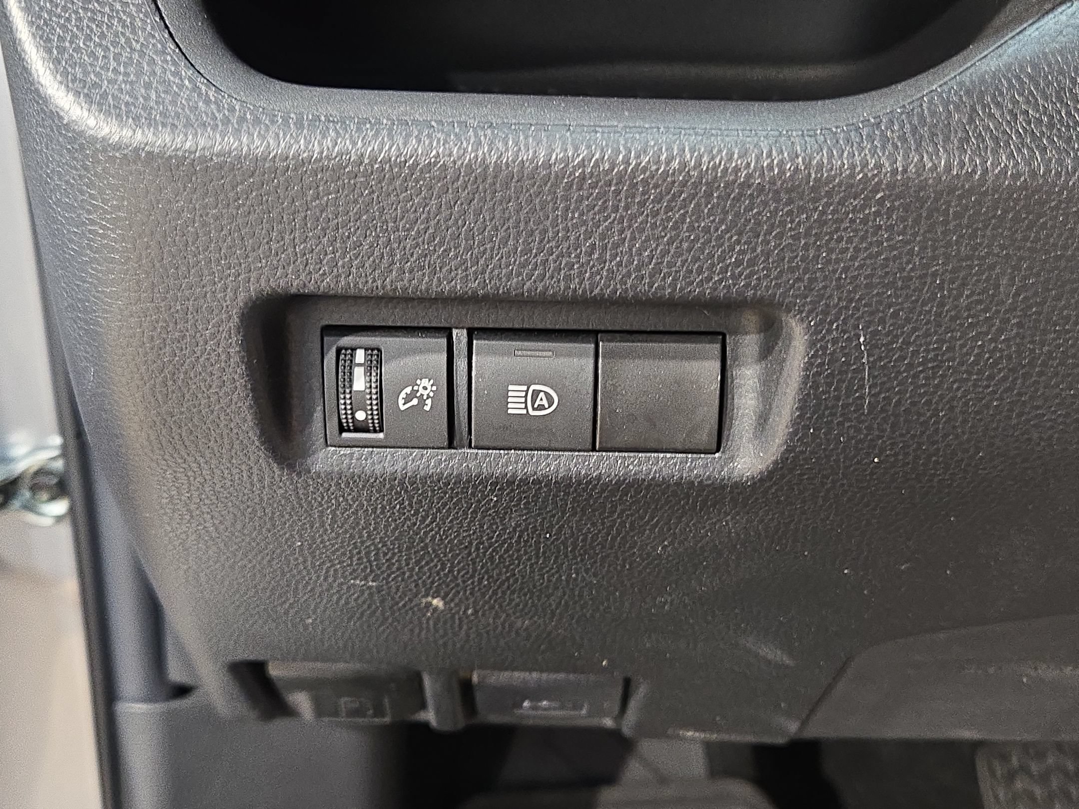 Used 2023 Toyota RAV4 LE AWD/4WD image 24