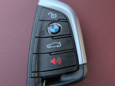 New 2026 BMW 330i Sedan RWD image 29