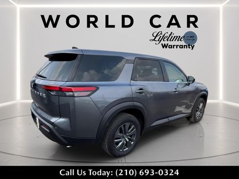 Used 2025 Nissan Pathfinder S FWD image 7