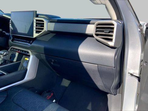 Used 2024 Toyota Tundra Limited AWD/4WD image 18