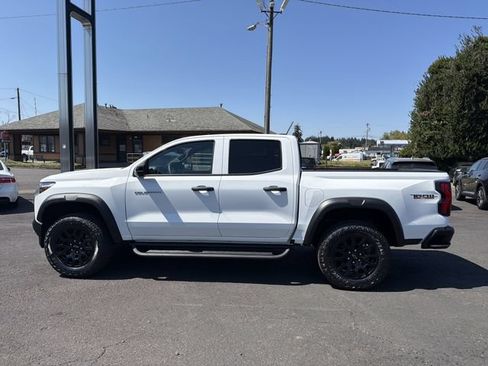 Used 2026 Chevrolet Colorado Trail Boss AWD/4WD image 2