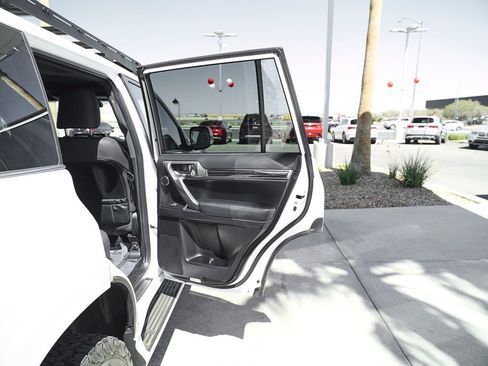 Used 2023 Lexus GX 460 Premium w/ Premium Plus Package AWD/4WD image 13