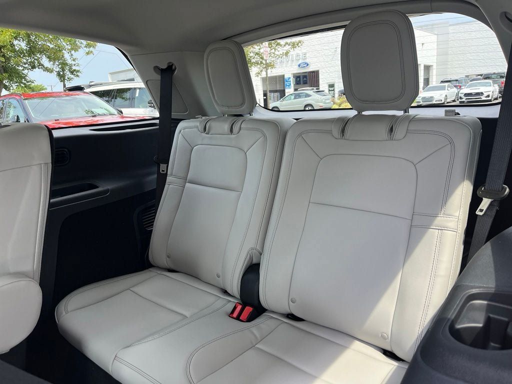 Used 2026 Lincoln Aviator Reserve w/ Luxury Package AWD/4WD image 18