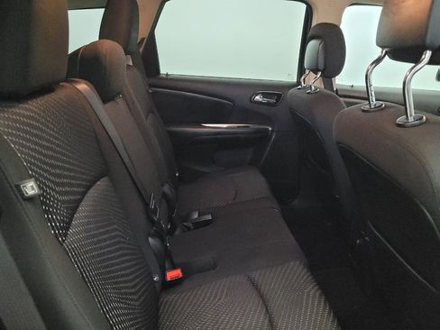 Used 2020 Dodge Journey SE w/ SE Popular Equipment Group FWD image 19