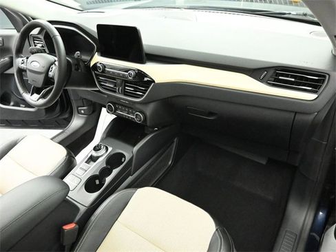 Certified 2021 Ford Escape Titanium w/ Titanium Elite Package image 31