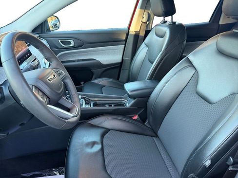 Used 2022 Jeep Compass Latitude image 18