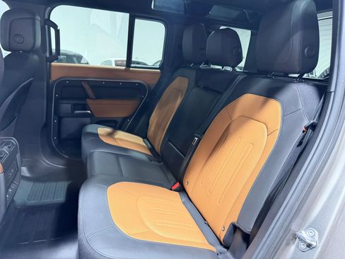 Used 2024 Land Rover Defender 110 X AWD/4WD image 4