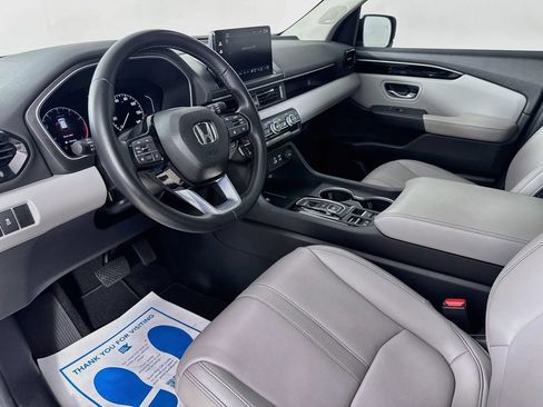 Used 2024 Honda Pilot Touring image 11