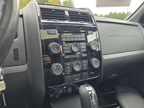 Used 2011 Ford Escape XLT w/ 201A Rapid Spec Order Code image 5