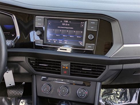 Used 2024 Volkswagen Jetta S image 17