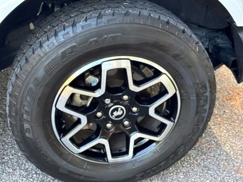 Used 2024 Ford Bronco Outer Banks AWD/4WD image 17