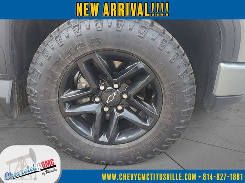 Used 2023 GMC Sierra 1500 AT4 w/ AT4 Premium Package AWD/4WD image 12
