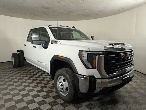 New 2026 GMC Sierra 3500 Pro w/ Convenience Package image 5