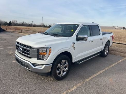 Used 2023 Ford F150 Lariat w/ Trailer Tow Package image 3