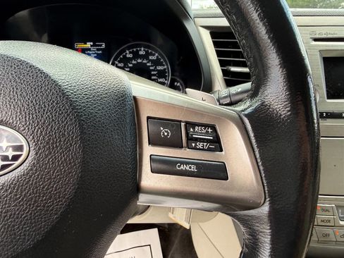Used 2013 Subaru Outback 2.5i Limited AWD/4WD image 18