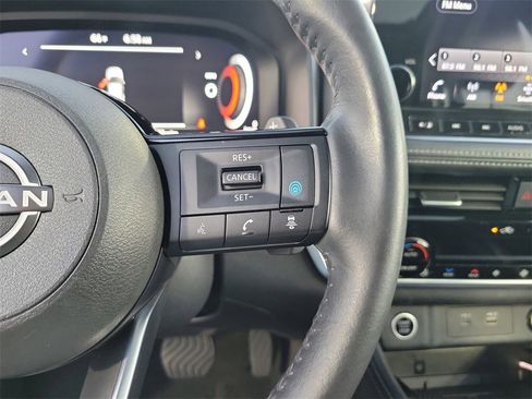 Certified 2022 Nissan Rogue Platinum w/ Head-Up Display Package image 21