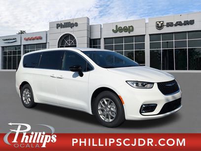 New 2026 Chrysler Pacifica Select