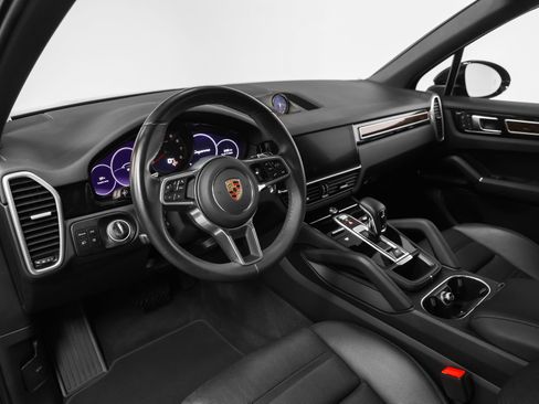 Certified 2023 Porsche Cayenne AWD/4WD image 46