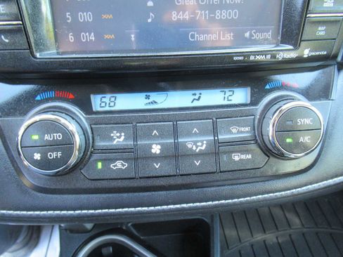 Used 2017 Toyota RAV4 Limited image 35