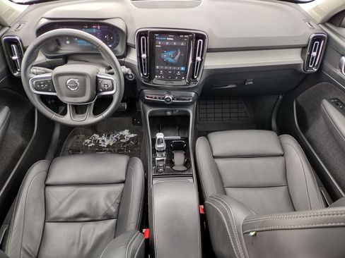 Used 2024 Volvo XC40 B5 Plus image 6
