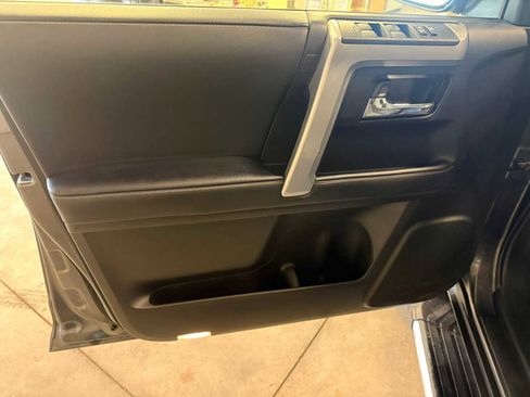 Certified 2022 Toyota 4Runner SR5 Premium w/ Moonroof Package AWD/4WD image 20