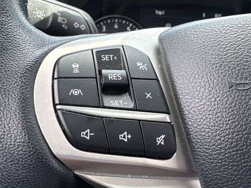 Used 2023 Ford Explorer XLT w/ Equipment Group 202A AWD/4WD image 43