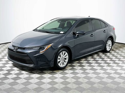 Used 2024 Toyota Corolla LE image 3