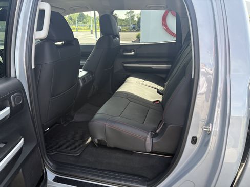 Used 2019 Toyota Tundra SR5 w/ SR5 Upgrade Package AWD/4WD image 7