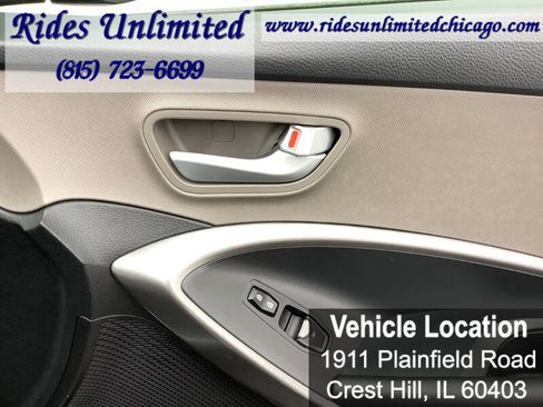 Used 2014 Hyundai Santa Fe GLS image 36