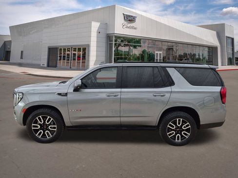 Used 2023 GMC Yukon AT4 w/ AT4 Premium Package AWD/4WD image 3