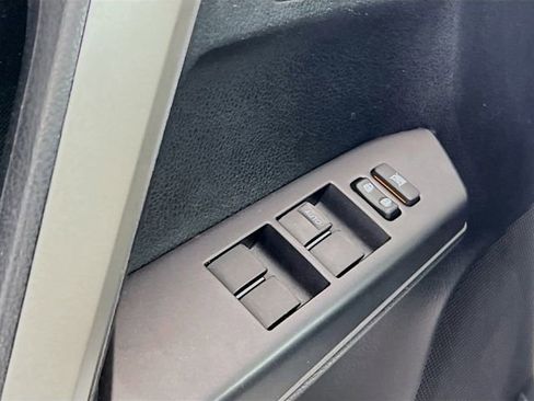 Used 2018 Toyota RAV4 LE image 18