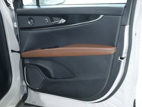 Certified 2023 Lincoln Nautilus Reserve w/ Luxury Package image 35