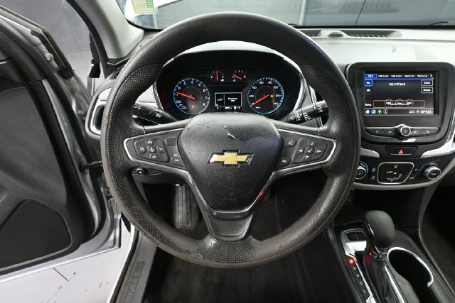 Used 2020 Chevrolet Equinox LS w/ LS Convenience Package AWD/4WD image 19