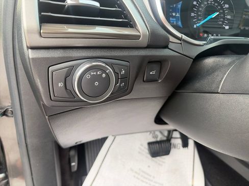 Used 2017 Ford Fusion SE w/ Fusion SE Technology Package FWD image 31