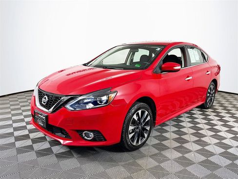 Used 2019 Nissan Sentra SR image 3
