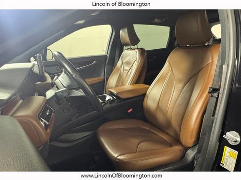 Used 2023 Lincoln Nautilus Reserve AWD/4WD image 15