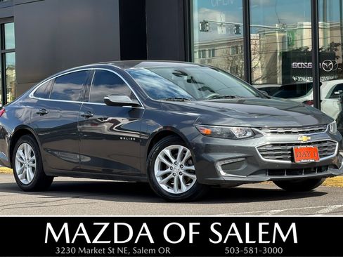 Used 2018 Chevrolet Malibu LT FWD image 1